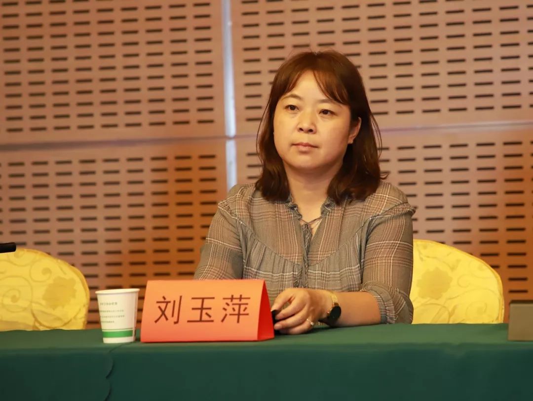 每个代表队由业务院长,卫生室所长,公卫科长,全科医生和村医骨干组成