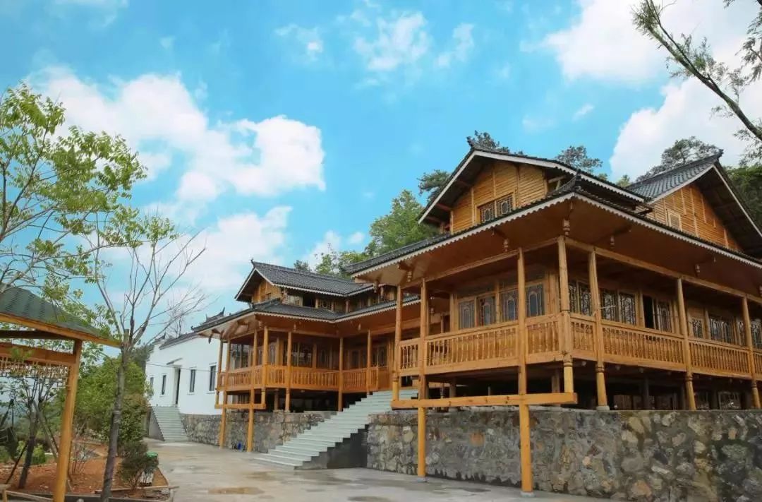 追随自然享受慢生活一起来体验你从未去过的高山民宿露营