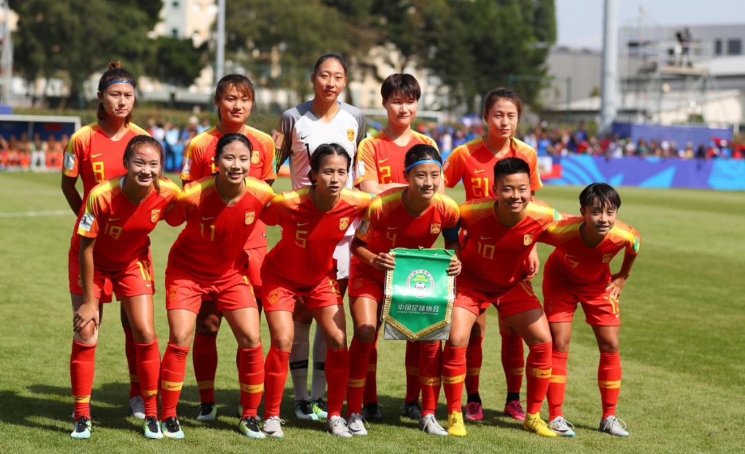 2017年潍坊杯女足邀请赛,杨倩在中国u16对阵美国队的比赛中上演帽子