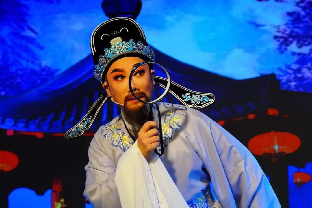 后台花絮越剧《王老虎抢亲——抢亲》褚美娇 饰 周文宾程元娜 饰