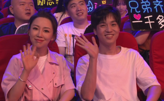 letme带女友看rng比赛?九球天后潘晓婷也是rng粉丝?