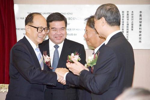 留下的资产比李嘉诚还多,可惜膝下无子,便宜了4个外国女婿_包玉刚