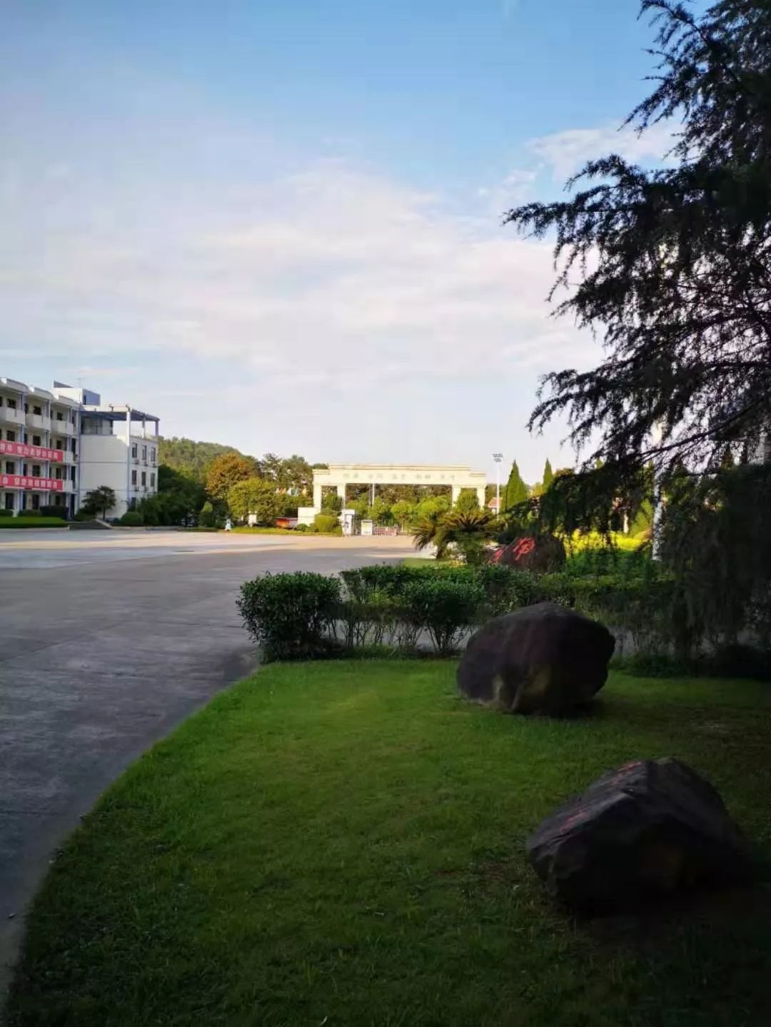 我的母校112浙江省淳安中学2018级本科生曹恺璐