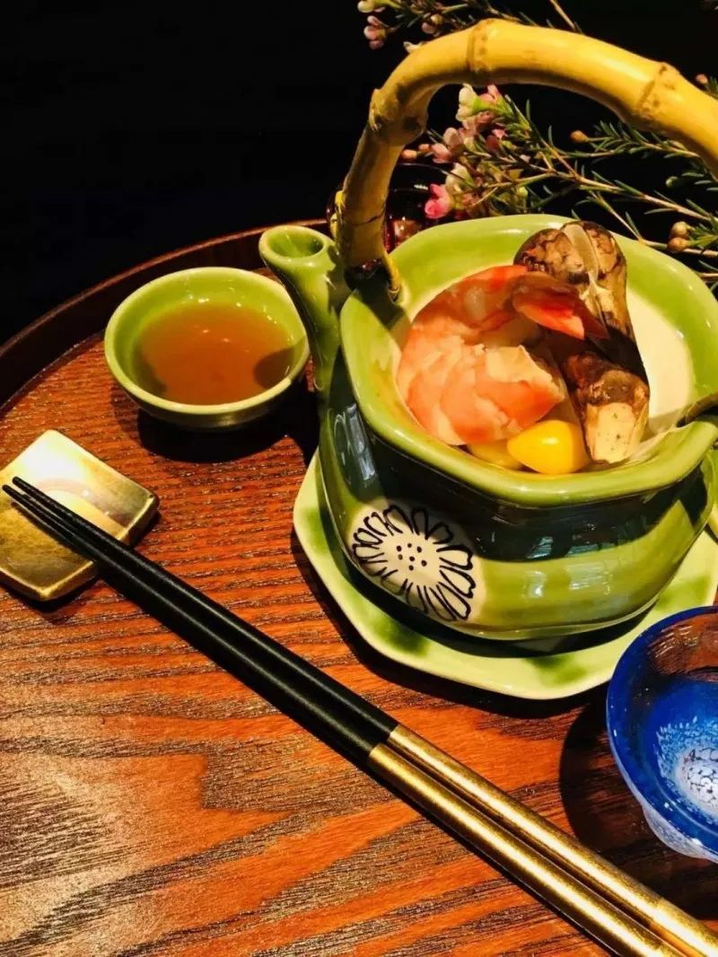 在魔都感受最纯正的日本料理感受每道门背后的精致