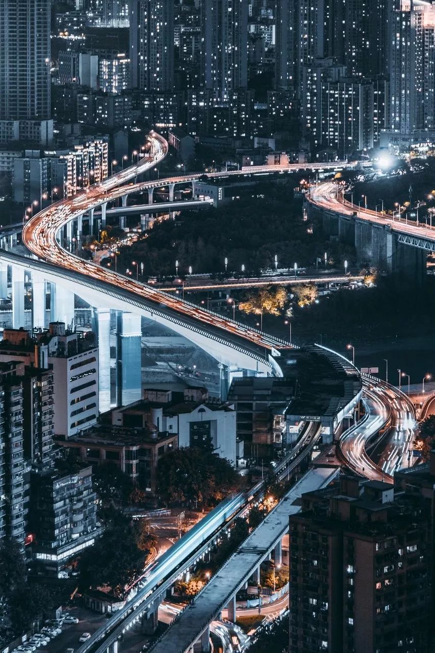 重庆vs成都:谁是西南第一网红?