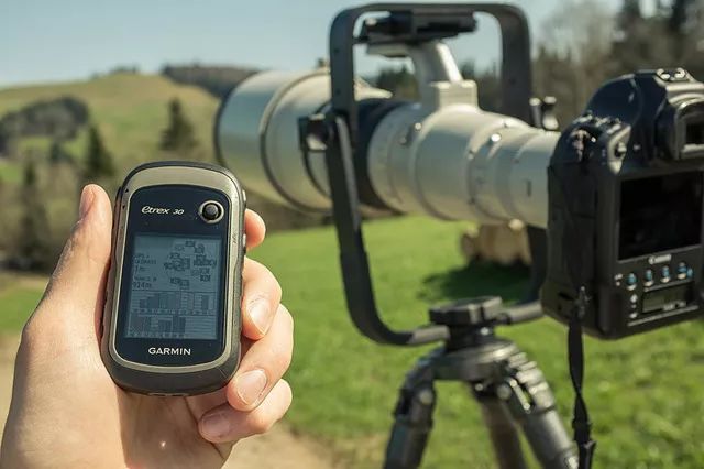 用1200mm镜头拍摄巨型月亮