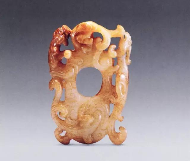 古玉之沁,集自然之灵气,借时光之酝酿,自然而生,光气活现,神韵非常.