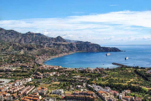 人生若只如初见你衔我一片纯白岁月我陪你看细水长流