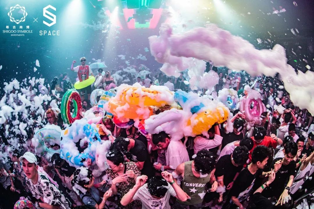 spaceclub被洗涤的夜晚赛博主题泡沫派对回顾