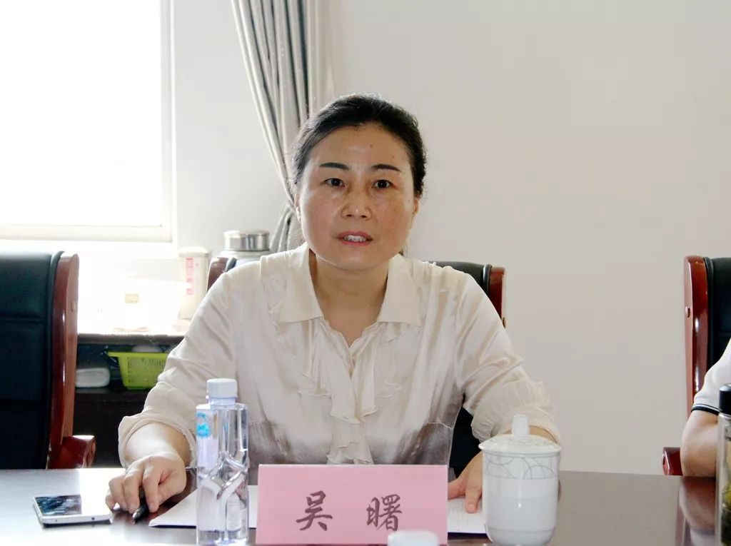 8月17日上午,婺源县委书记吴曙主持召开文公山景区整改提升现场调度会