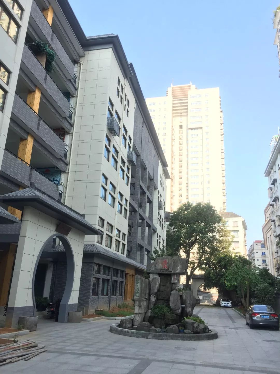 工程改造后的校园▼▲工程改造前的校园瑞安市实验小学校园环境及文化