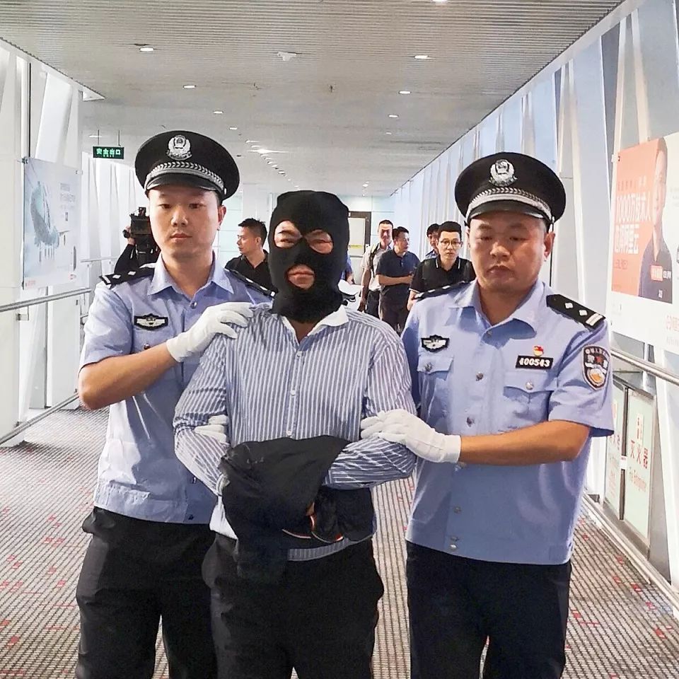 曾在南安开设赌场,潜逃十年的涉黑犯罪主要嫌疑人黄某已从巴西引渡