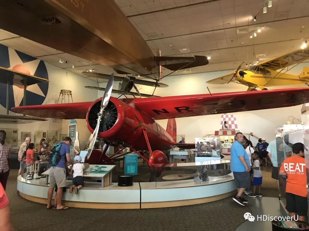 航天航空博物馆,我们参观了wright flyer (莱特兄弟发明的第一架飞机)
