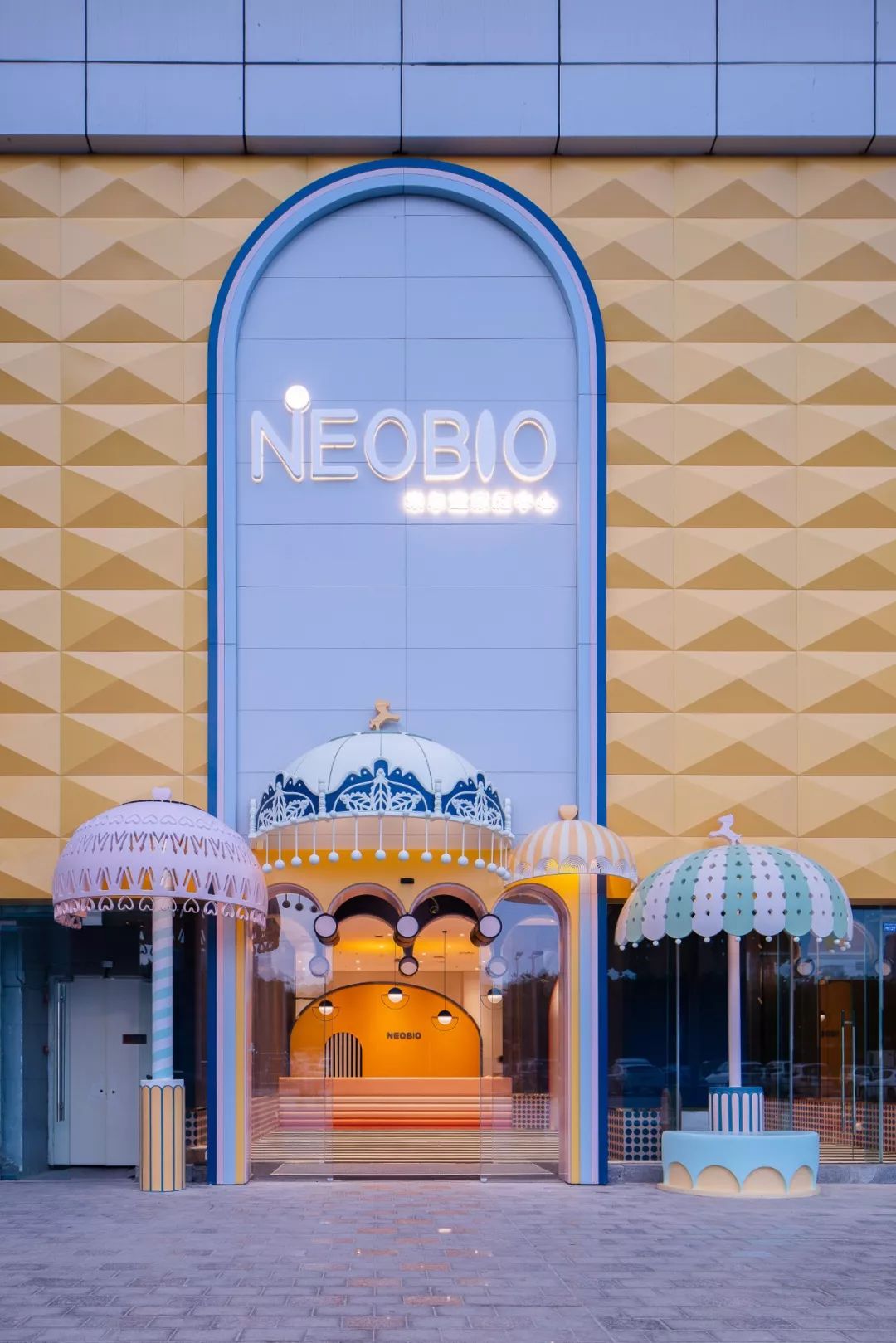 设计女神李想新作奈尔宝深圳店和成都店来袭落入凡间的童话世界