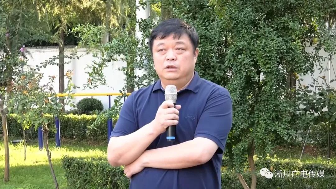 书记卢捍卫因公外出,委托工作人员代为捐款,县领导曲岩,周兴中,吴云涛