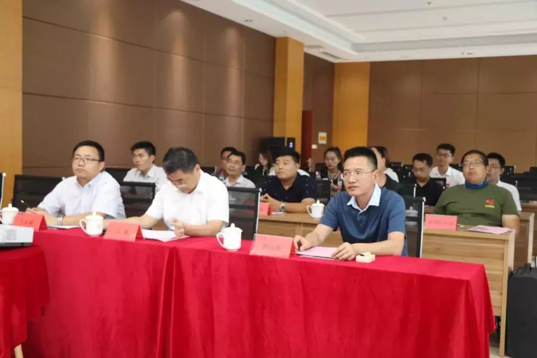 亚都联手启迪之星正式启动"智能硬件加速营"