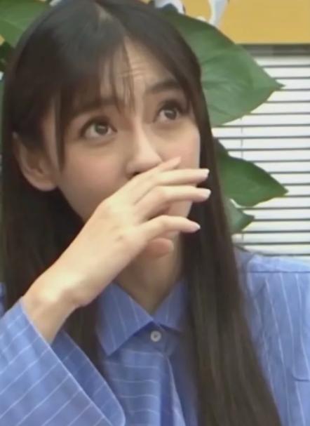 因为还是有抬头纹的呀,毕竟baby太瘦了呢,对于"粉丝镜头才是"