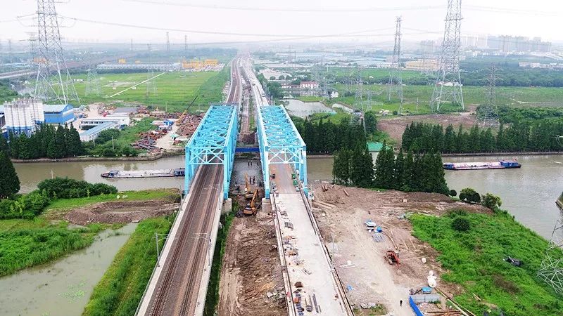 沪通铁路一期上海段主体结构贯通