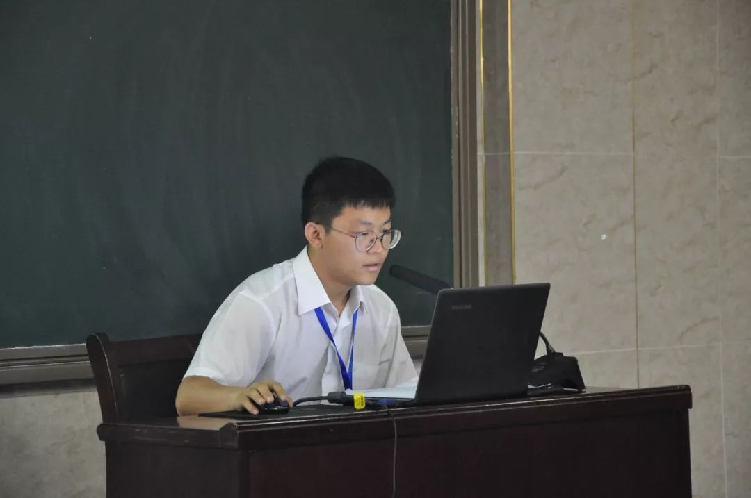 希望与幸福的播种人——我校成功举办第七届班主任工作论坛