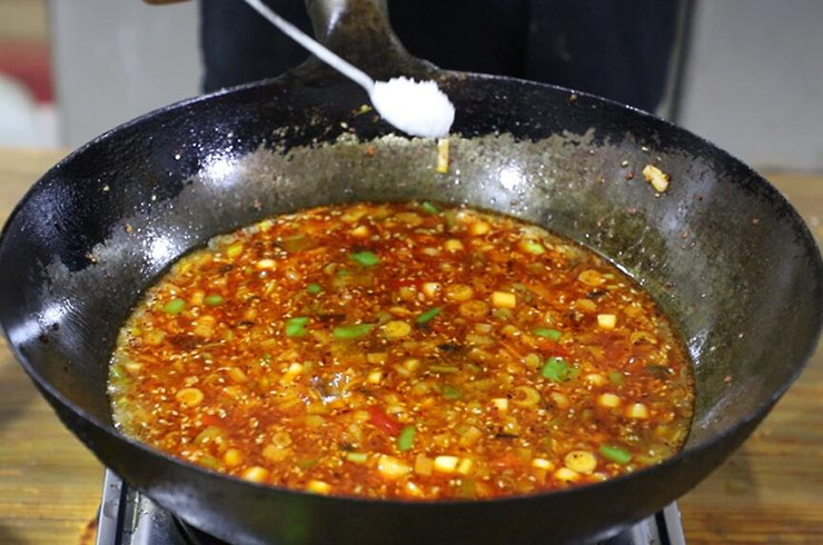 小时候最爱吃的一道美食:辣椒糊涂,好吃开胃又下馍,值得一试!