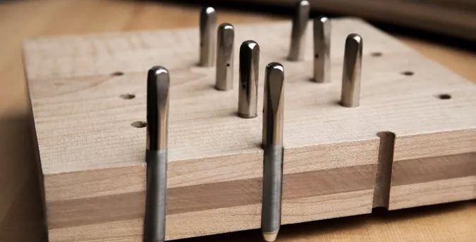 弦轴板设计创新3层通过技术团队的潜心研究,采用先进的板材加工技术