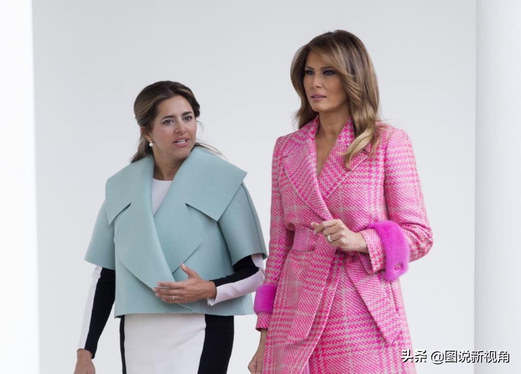 看完现任美国第一夫人的靓丽穿搭,再看看希拉里,两者风格迥异