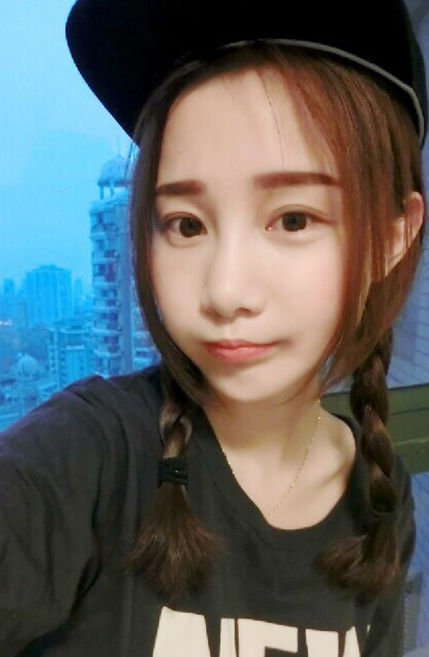 伊芙蕾雅,真名卢天天,6月2日出生于安徽合肥,英雄联盟解说,服装设计师