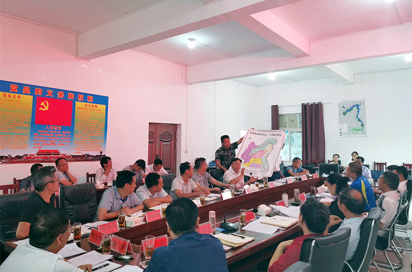 交流探讨长流乡党委书记李秀松表示,长流,牂牁两地