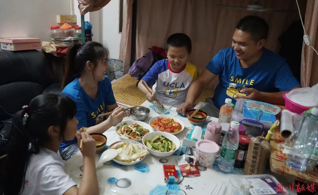 爱心相伴团聚圆梦通川留守儿童与父母相聚深圳