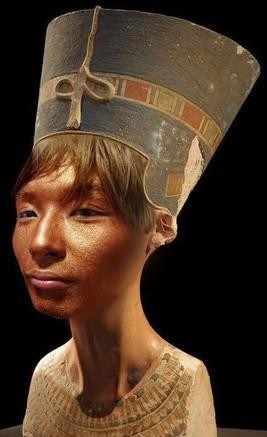 他摔碎女友眼影惨变18铜人!po照讨拍 网友:色号好火啊