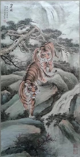 是传承性很强,他的颜料是用矿物质的自然颜料,他的山水不是萧瑟山水