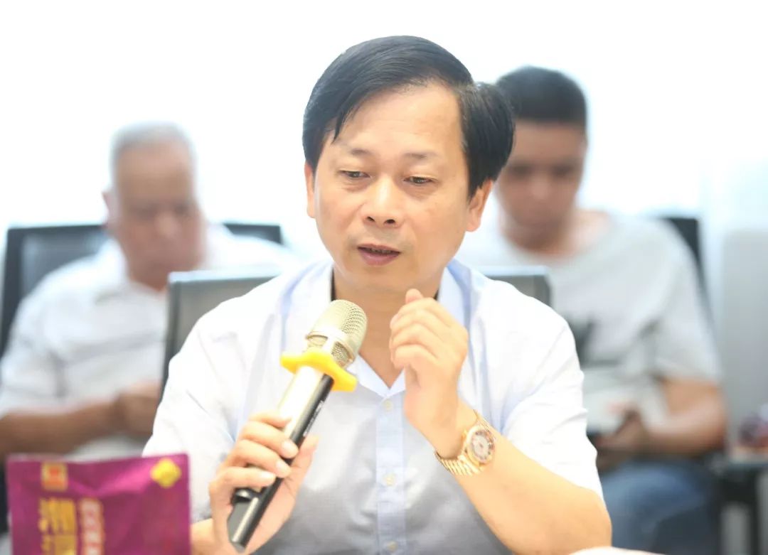 湘潭天易经开区商会第三组成员到伍子醉参观交流