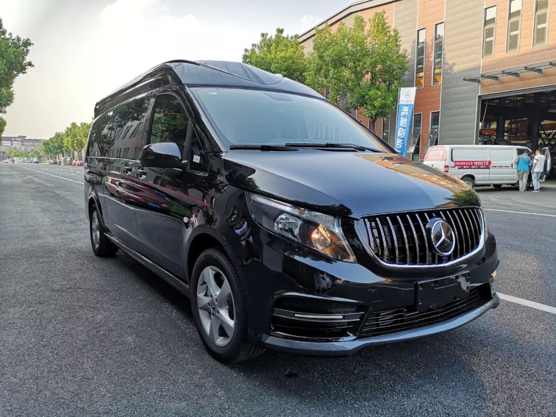 2020款国六新款奔驰威霆升级高顶amg运动和至尊商务结合