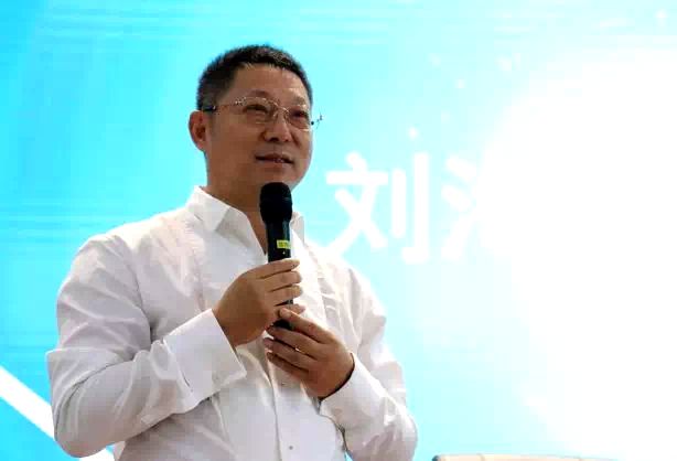 刘海洋表示,看到阜阳一中新生代的优秀学子们,发自内心的感到欣慰.