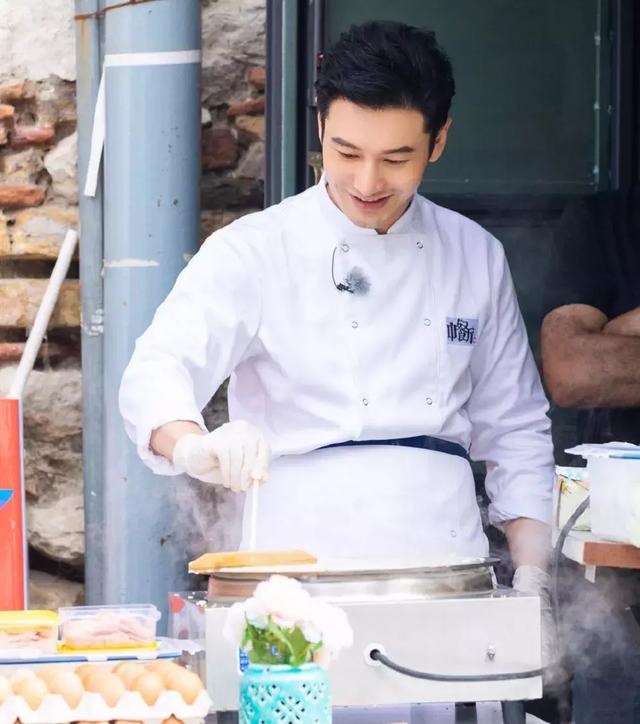 《中餐厅3》黄晓明当店长,状况百出,客人饿到吃配料里的枸杞_琴舍网