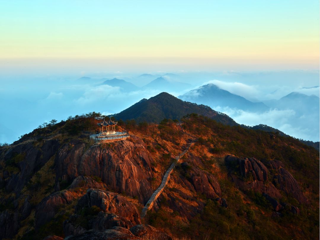 影像项目成果展"作品,这一项目旨在以艺术的形式大力宣传龙泉山风光