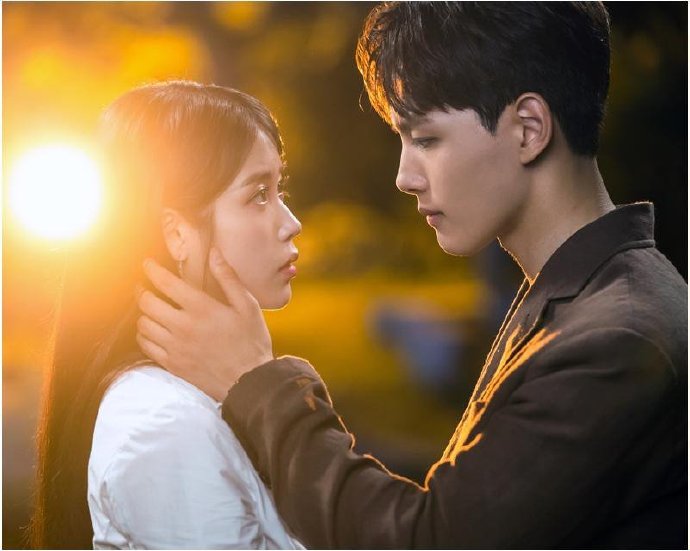 德鲁纳酒店iu吕珍九亲吻前一秒捕捉悸动又深情