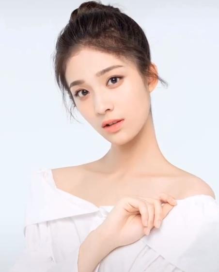 小欢喜王一迪生活照曝光当她戴上安全帽那刻网友杨幂