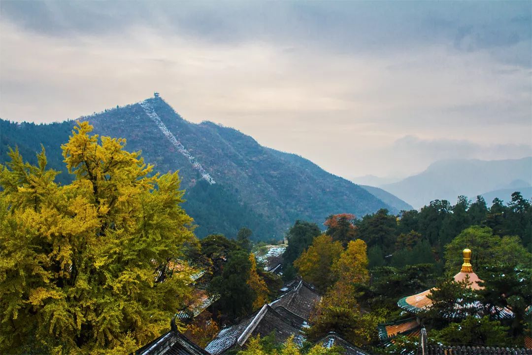 原创北京一座名气很低的山主峰海拔797米是距离北京市区最近的山