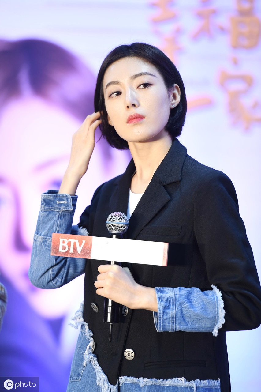 一组何美璇美照,成熟的女人味