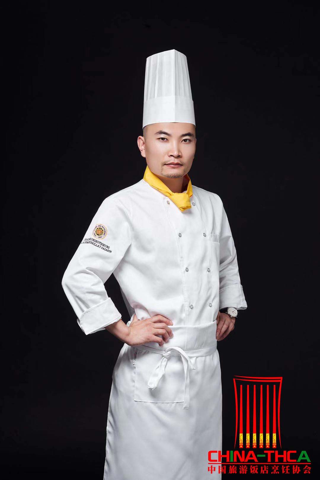 高级厨师经典与寓意流露菜品 中国烹饪大师张鹏鹏把创意菜融入中国