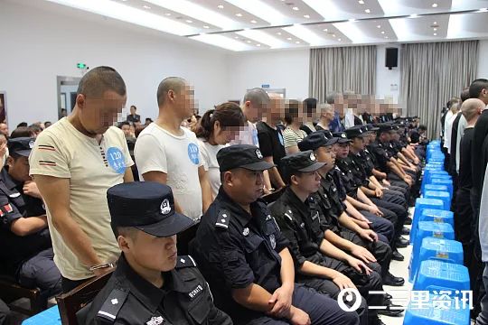 扫黑除恶:汉中公开审理100余人涉黑案!