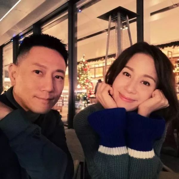 iiiiiiiiiiiiiiiiiiiiiiiiiiiiiiiiiiiii邝文珣同老公拍拖四年先结婚