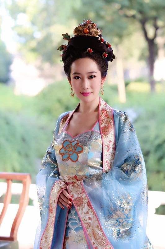 朱元璋不仅宠爱马皇后,也非常宠爱"她",甚至为"她"开创先例?_孙贵妃