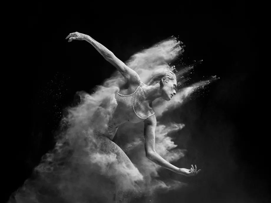 俄罗斯摄影师镜头下绝妙的女人体,震撼!_芭蕾舞