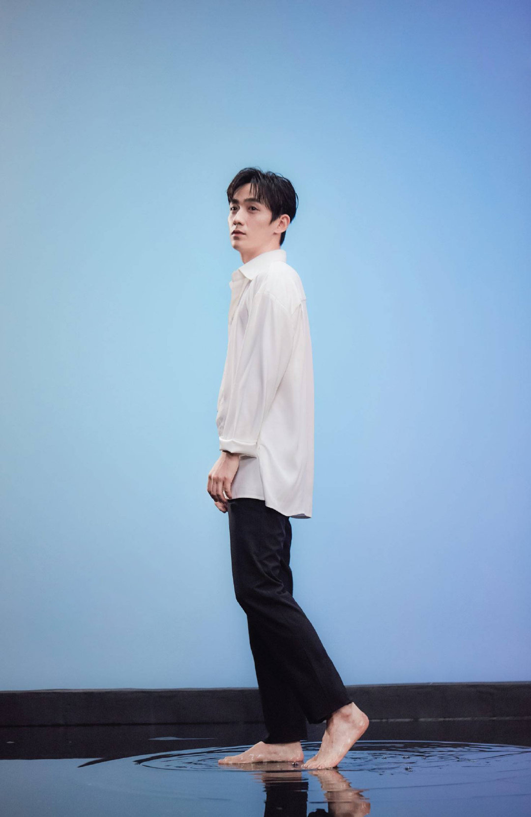 朱一龙的白衬衫穿搭担得起谦谦公子温润如玉