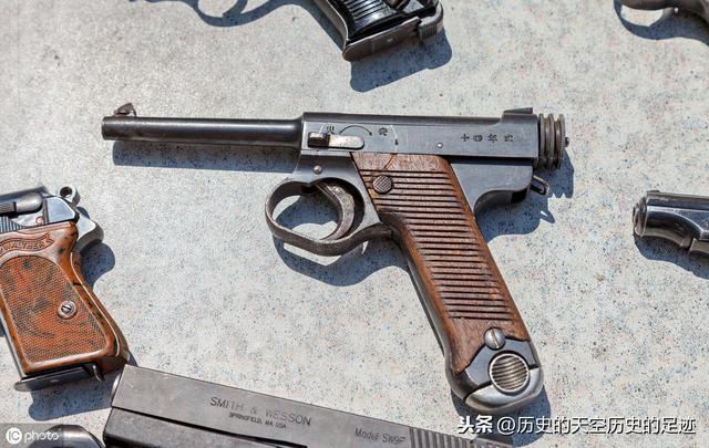 二战时期毛瑟手枪中国抗战神器但这把枪的到底是谁发明的