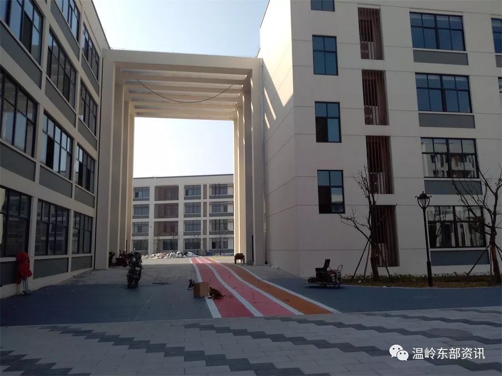 温岭三中东部校区进入设备安装调试阶段