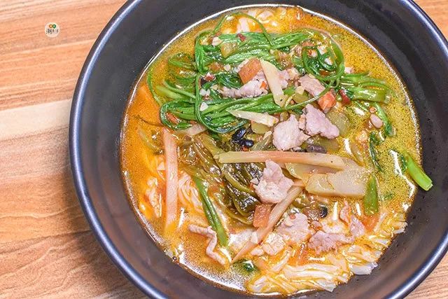 13788252558六记螺蛳粉一年365天,天天都想吃粉潮小妹最抵不过