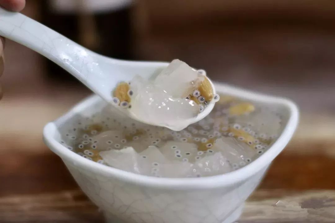 龙游乡土天热就来碗水晶糕吧